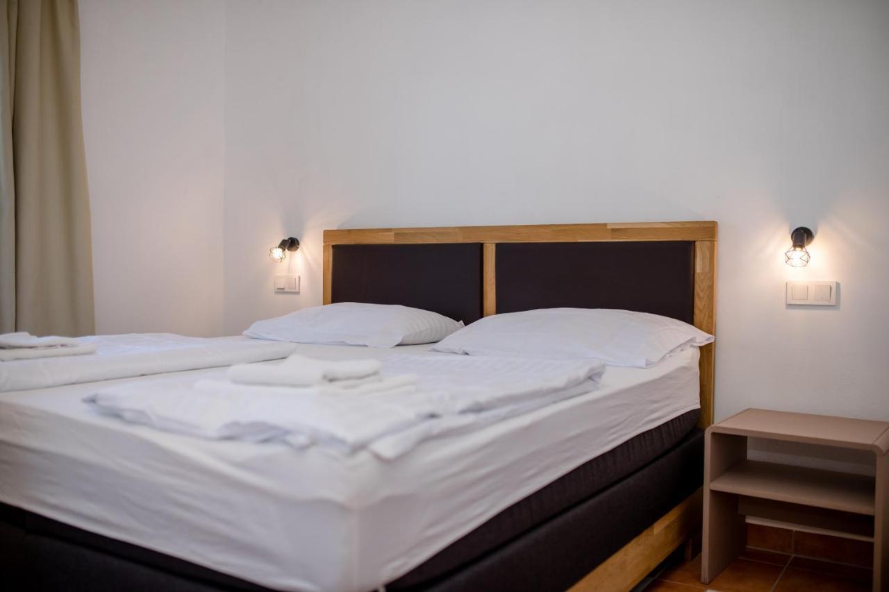 Apartments And Rooms By The Sea Supetarska Draga - Gornja, Rab - 11579 Luaran gambar