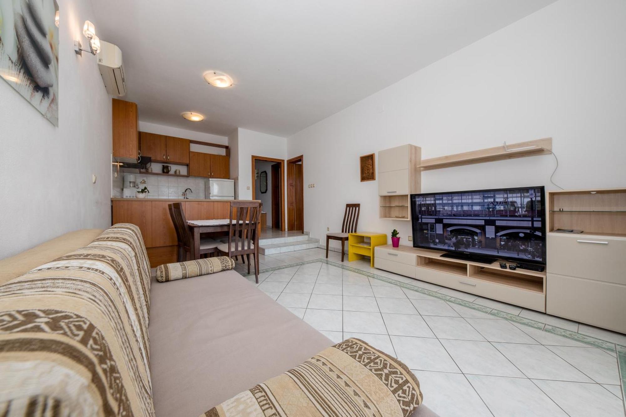 Apartments And Rooms By The Sea Supetarska Draga - Gornja, Rab - 11579 Bilik gambar
