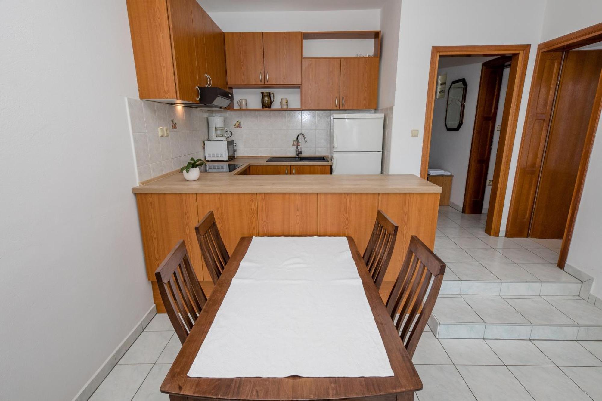 Apartments And Rooms By The Sea Supetarska Draga - Gornja, Rab - 11579 Bilik gambar